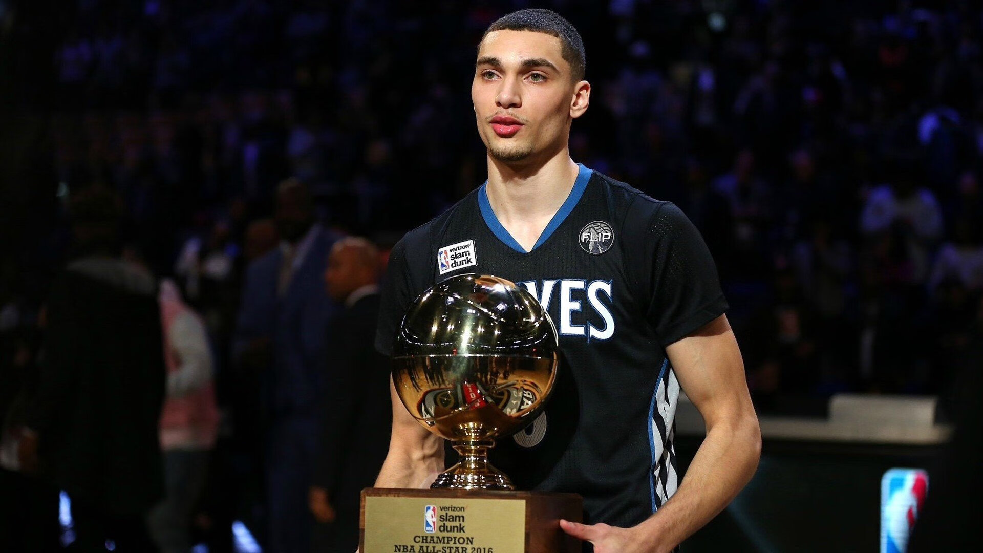 东道主天时地利人和,世界杯预选赛燃动亿万心弦